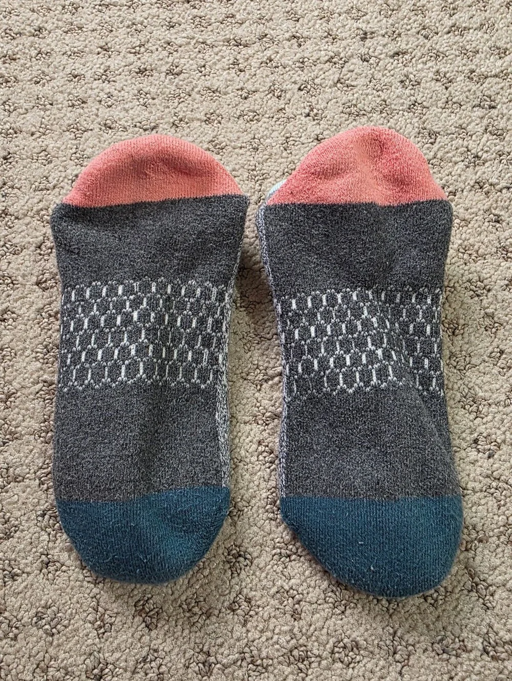 Bombas No-Show Athletic Socks in Gray with Teal and Blue Details